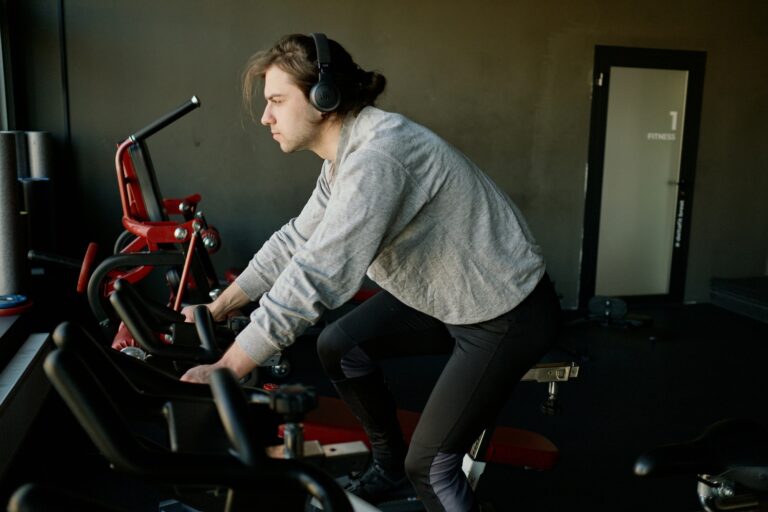 Trening interwałowy na rowerze stacjonarnym